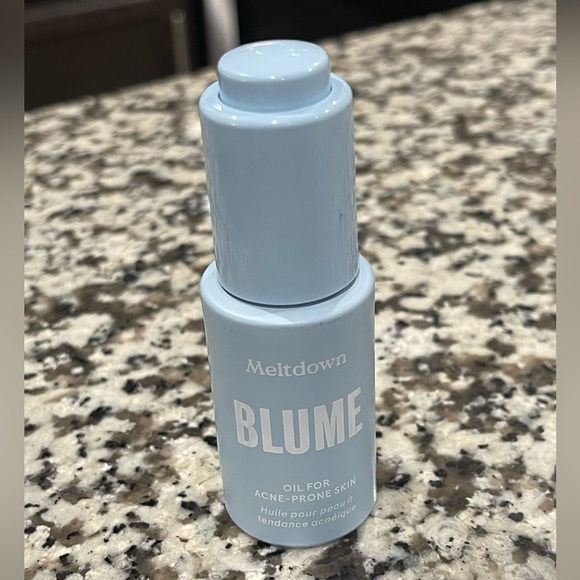 NEW Open Box  . . .  TWO-pack Blume Meltdown Oil for Acne-Prone Skin  |  0.5 oz - Picture 3 of 4